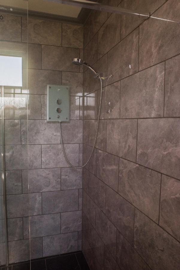 Luxury Super Central Cottage With A Hot Tub/ Gym Портри Екстериор снимка